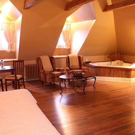 Auberge Chateau Lamontagne Sainte Anne-des-Chênes Esterno foto
